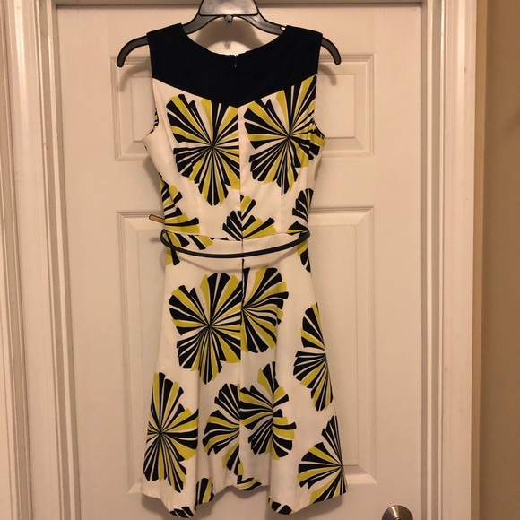 Fun Geometric Foral Dress - Picture 4 of 7